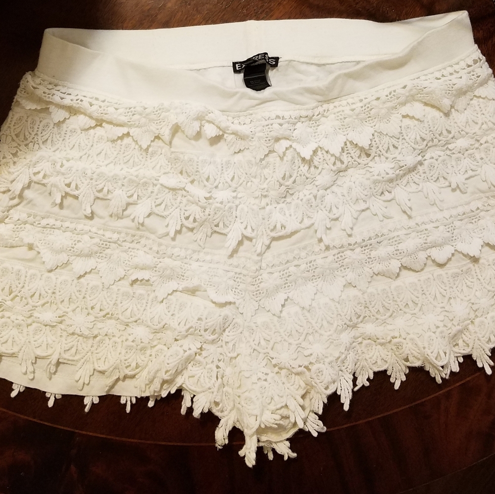 Ruffled, Lacy shorts/hot pants